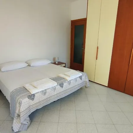 Grazioso Con Garage Apartment